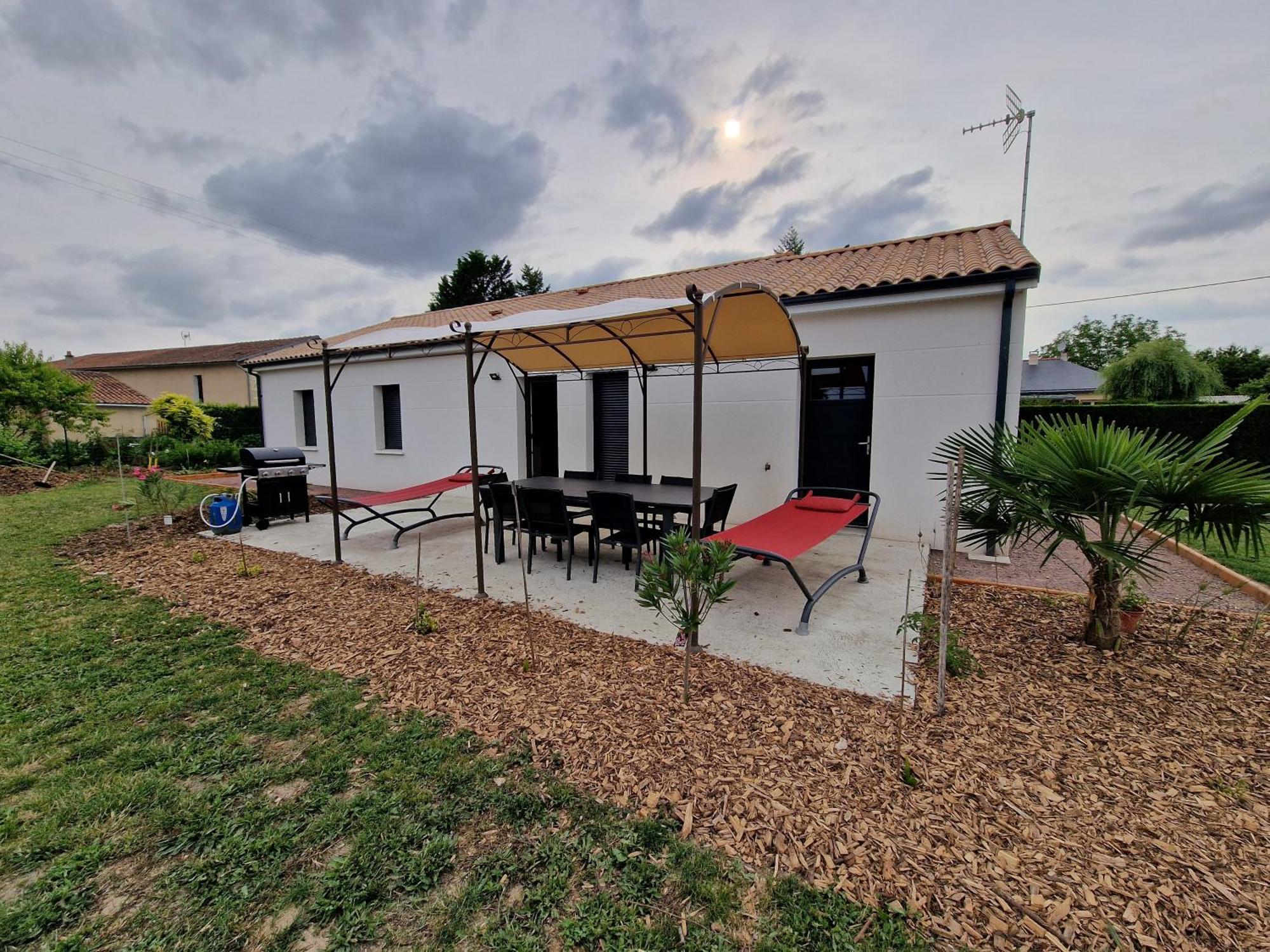 Coeur De Village Commerces Proximite Center Parcs Les-Trois-Moutiers Exterior photo